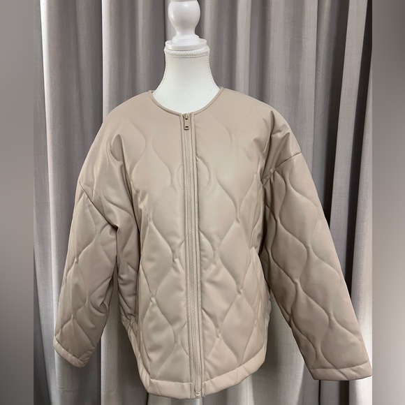 Zara faux leather puffa jacket in size medium! - Picture 3 of 6